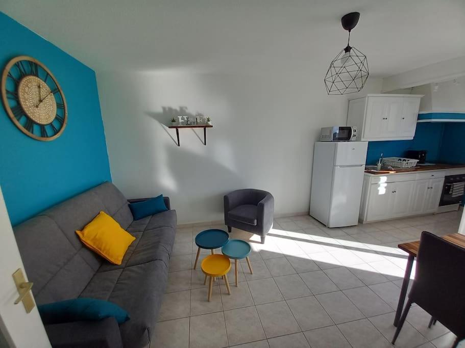 Appart 2/4 Pers Proche Centre Avec Balcon, Parking Narbonne Exteriör bild