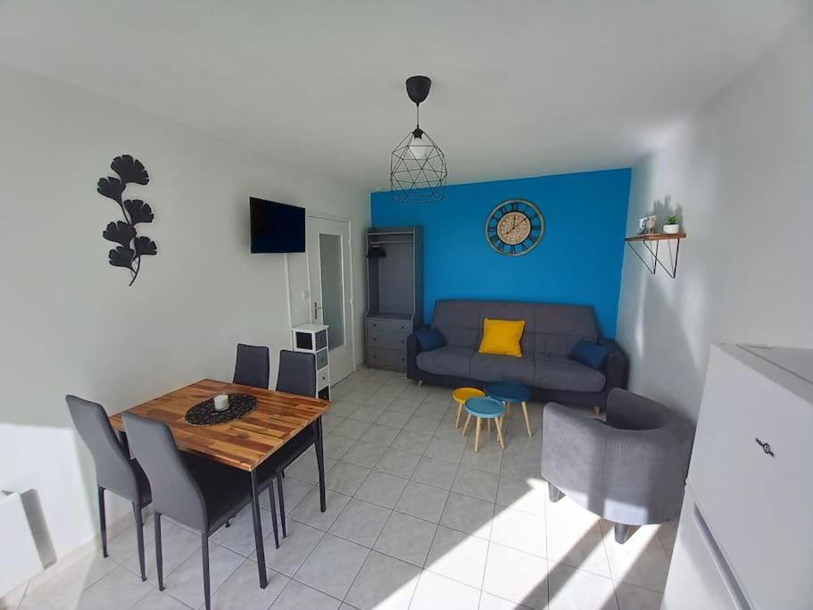Appart 2/4 Pers Proche Centre Avec Balcon, Parking Narbonne Exteriör bild
