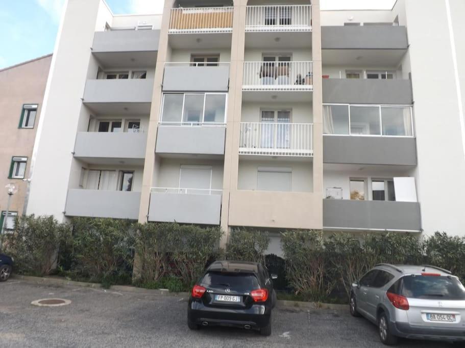 Appart 2/4 Pers Proche Centre Avec Balcon, Parking Narbonne Exteriör bild