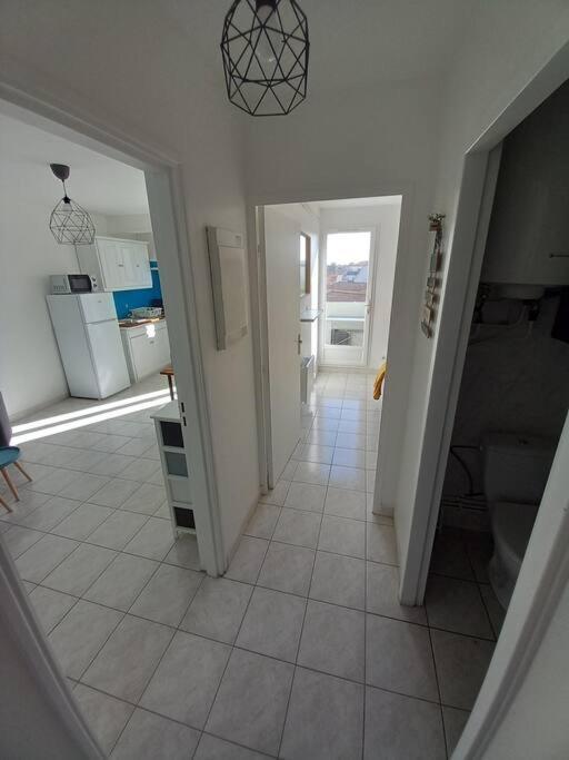 Appart 2/4 Pers Proche Centre Avec Balcon, Parking Narbonne Exteriör bild